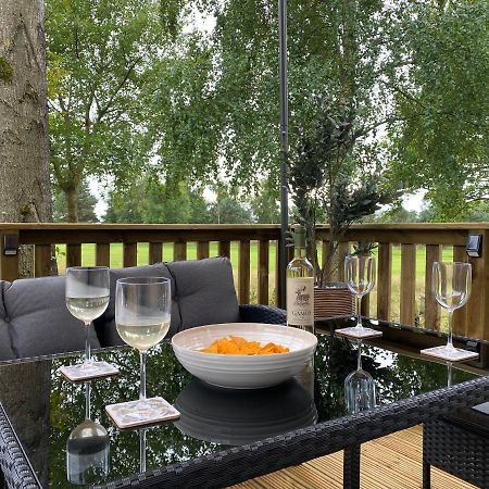 Teviotdale Lodge At Lilliardsedge Holiday Park 杰德堡 外观 照片