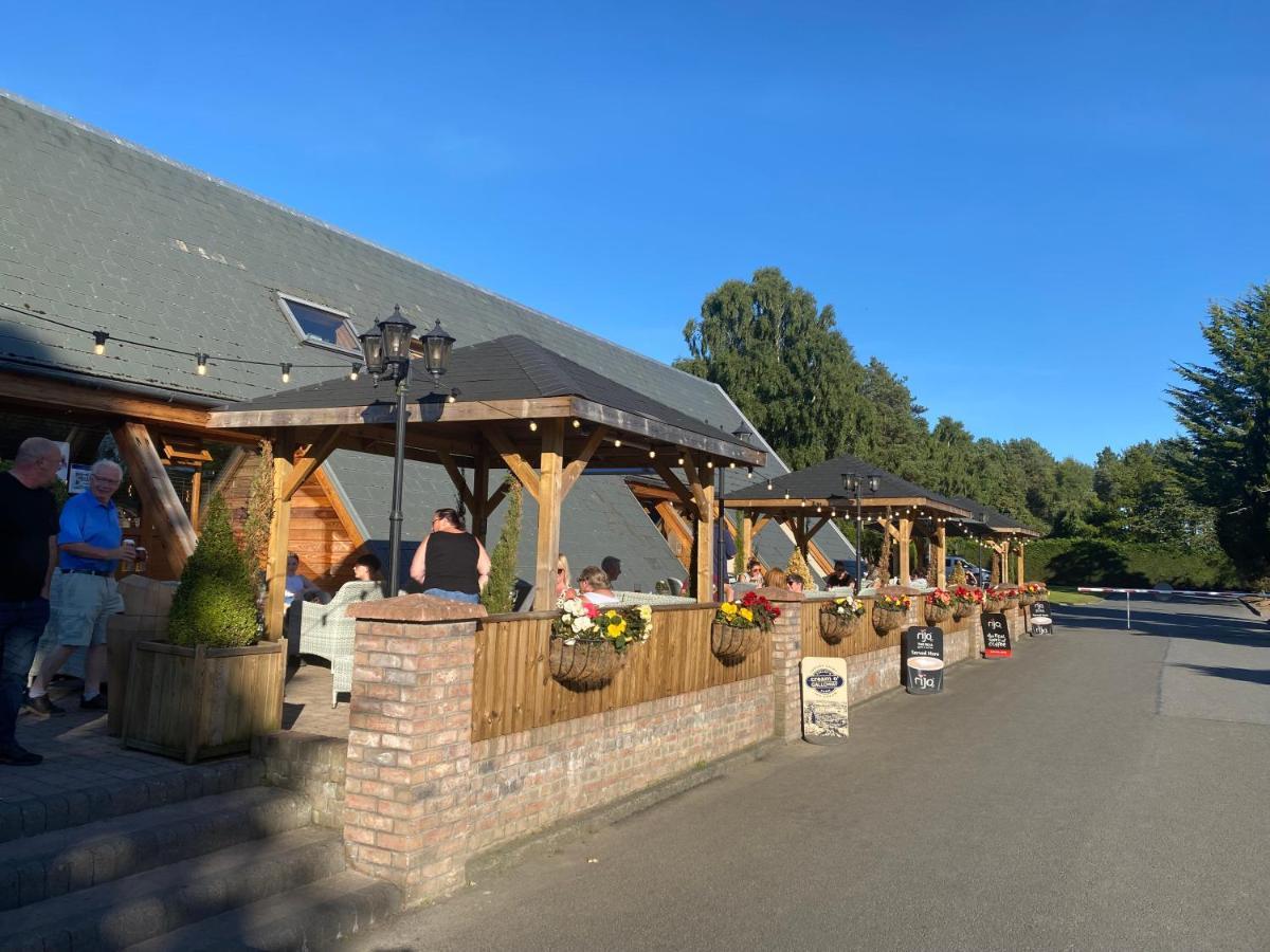 Teviotdale Lodge At Lilliardsedge Holiday Park 杰德堡 外观 照片