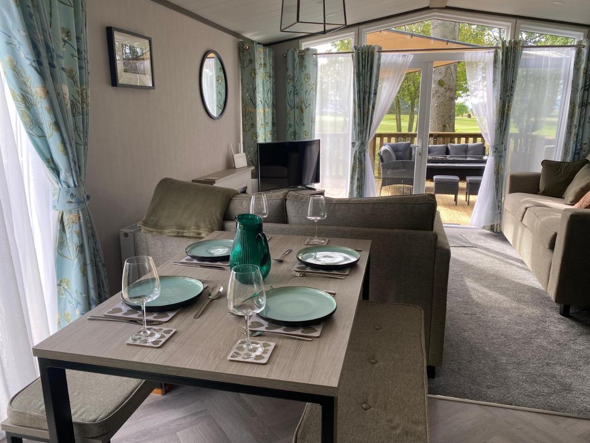 Teviotdale Lodge At Lilliardsedge Holiday Park 杰德堡 外观 照片